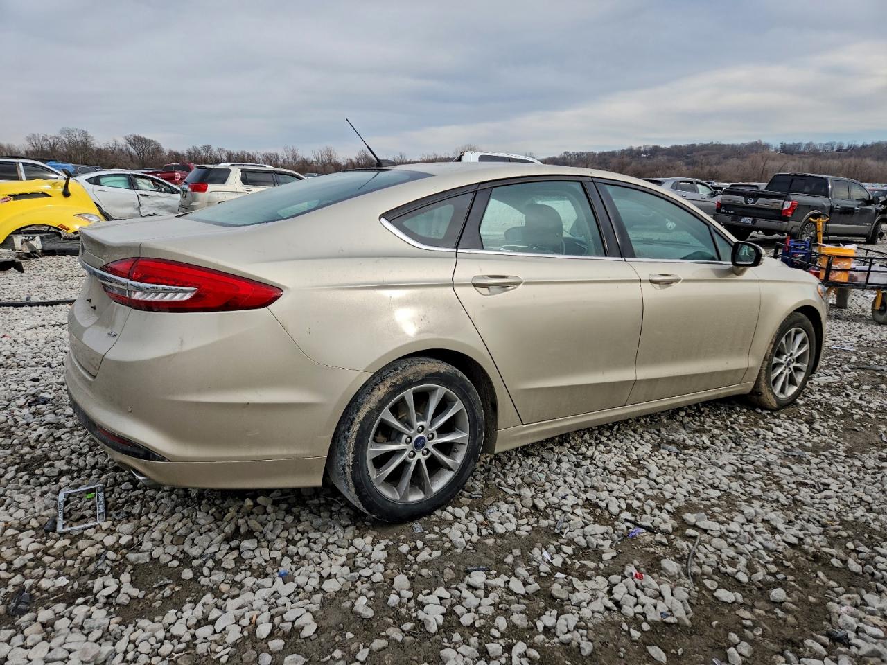 2017 FORD FUSION SE photo 3