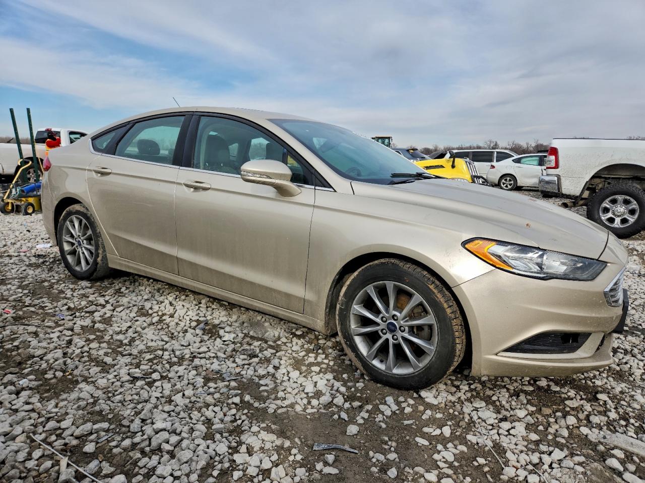 2017 FORD FUSION SE photo 4