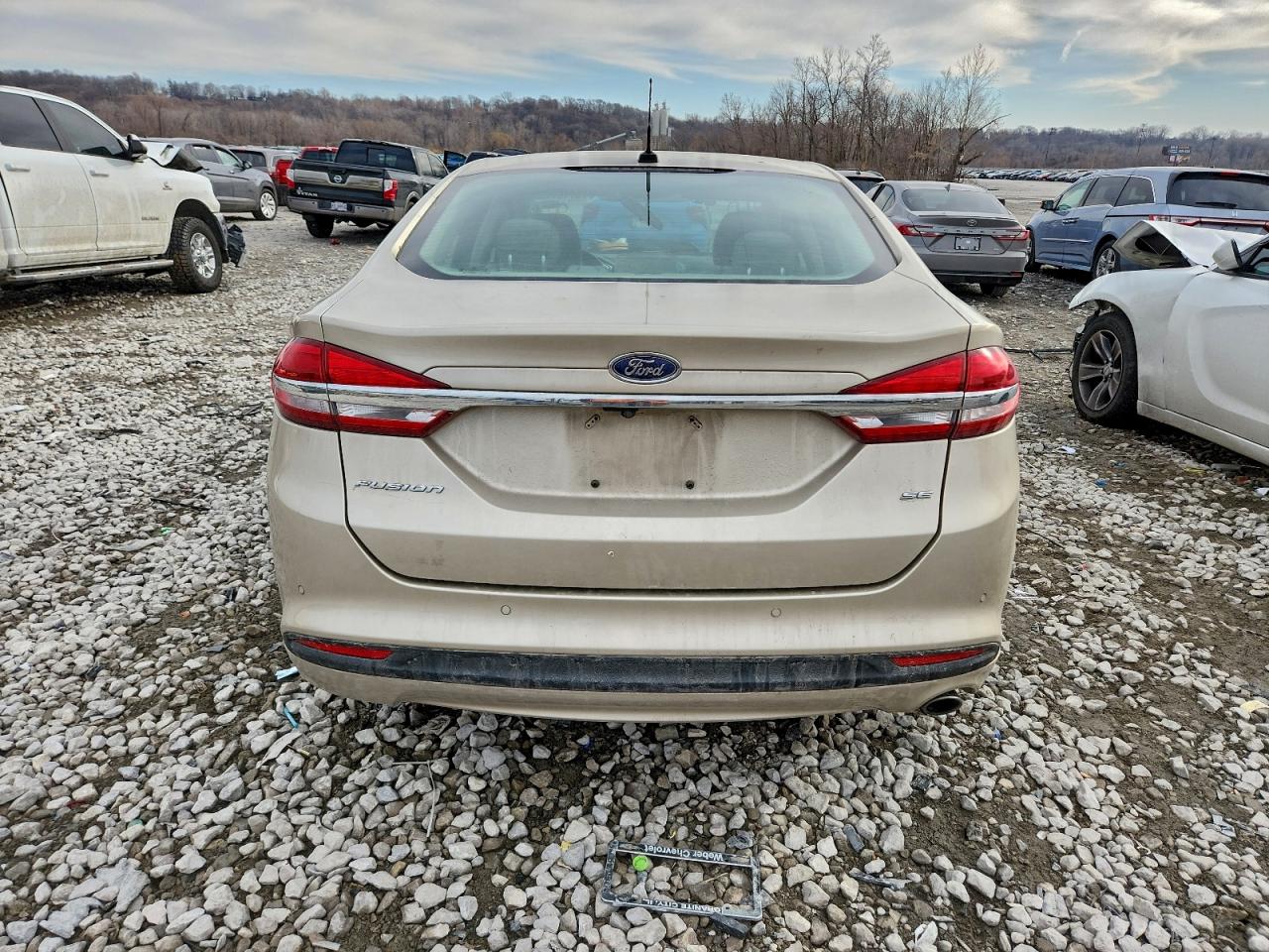 2017 FORD FUSION SE photo 6