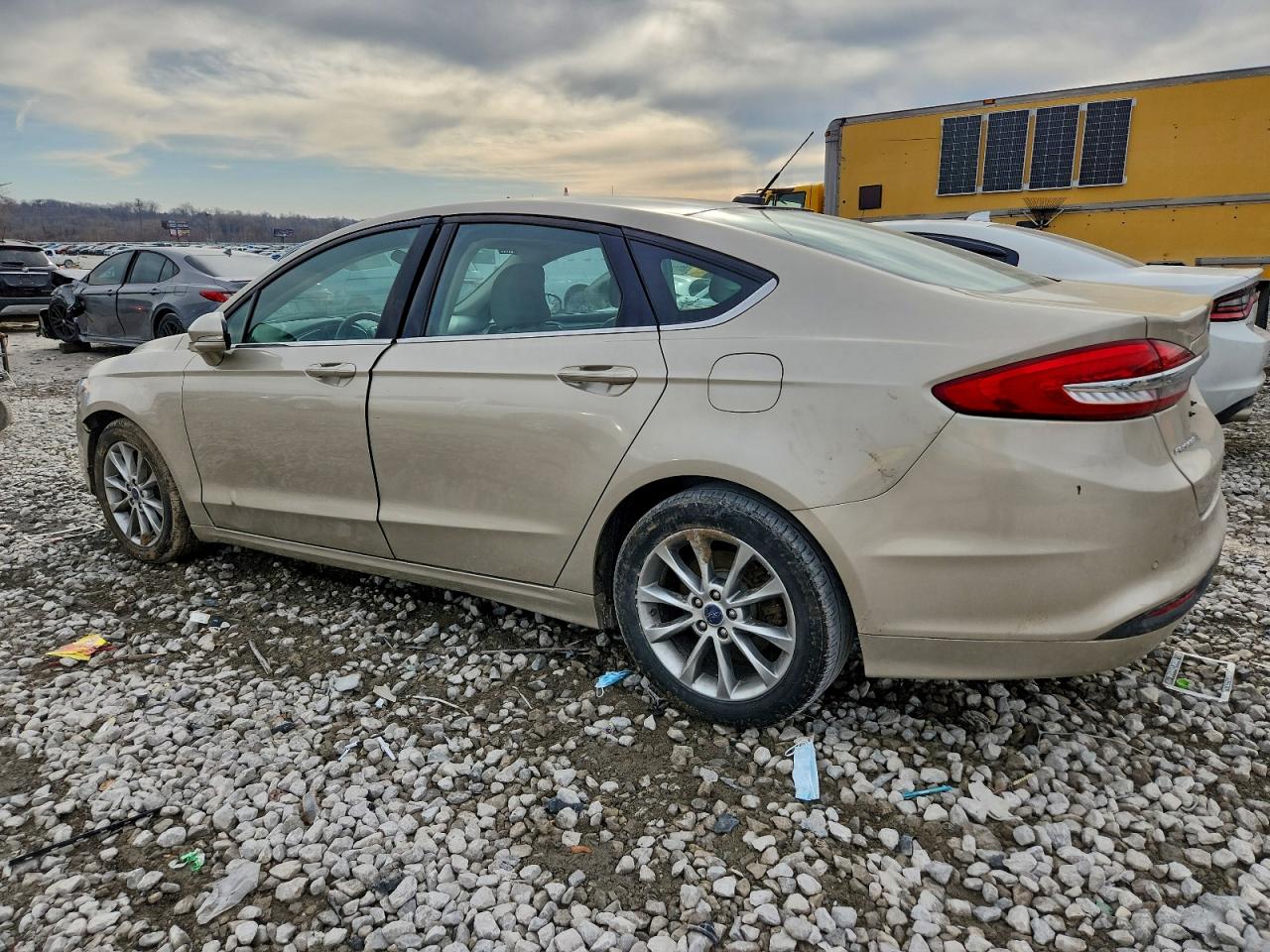 2017 FORD FUSION SE photo 2
