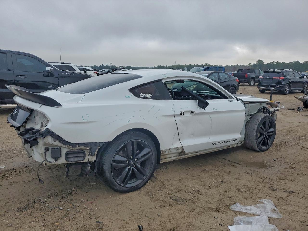 2016 FORD MUSTANG photo 3