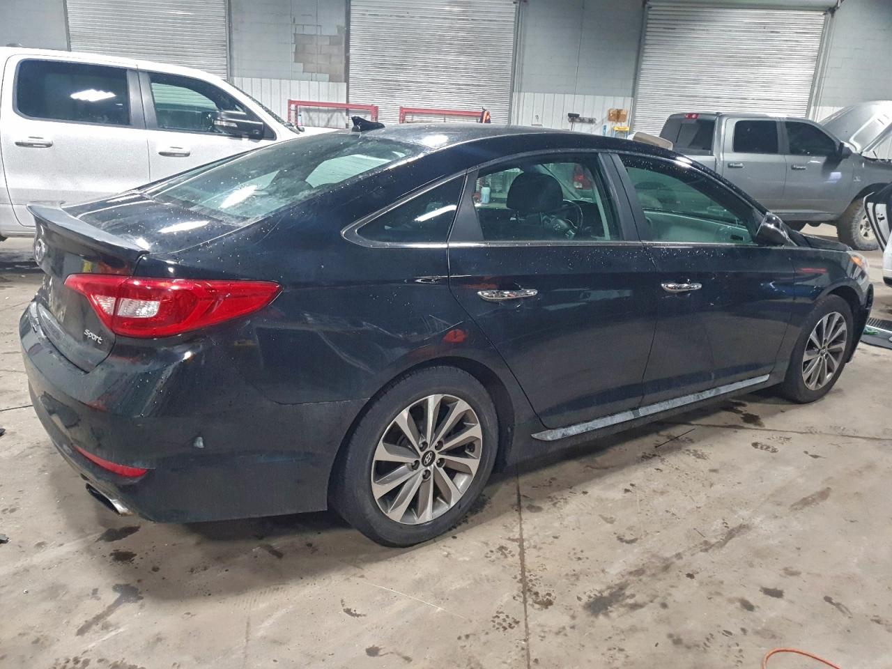 2015 HYUNDAI SONATA SPORT photo 3