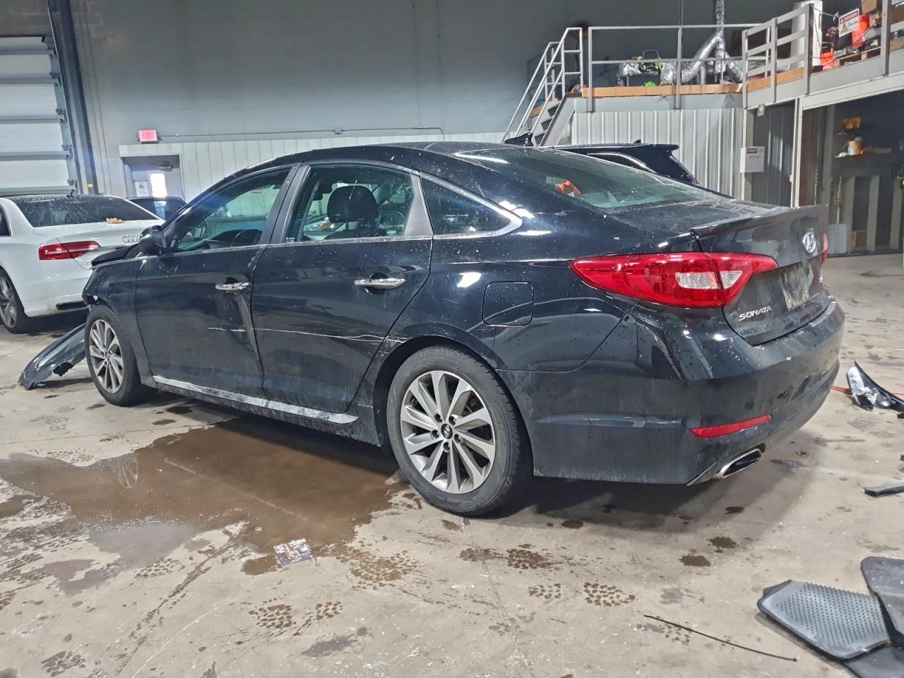 2015 HYUNDAI SONATA SPORT photo 2