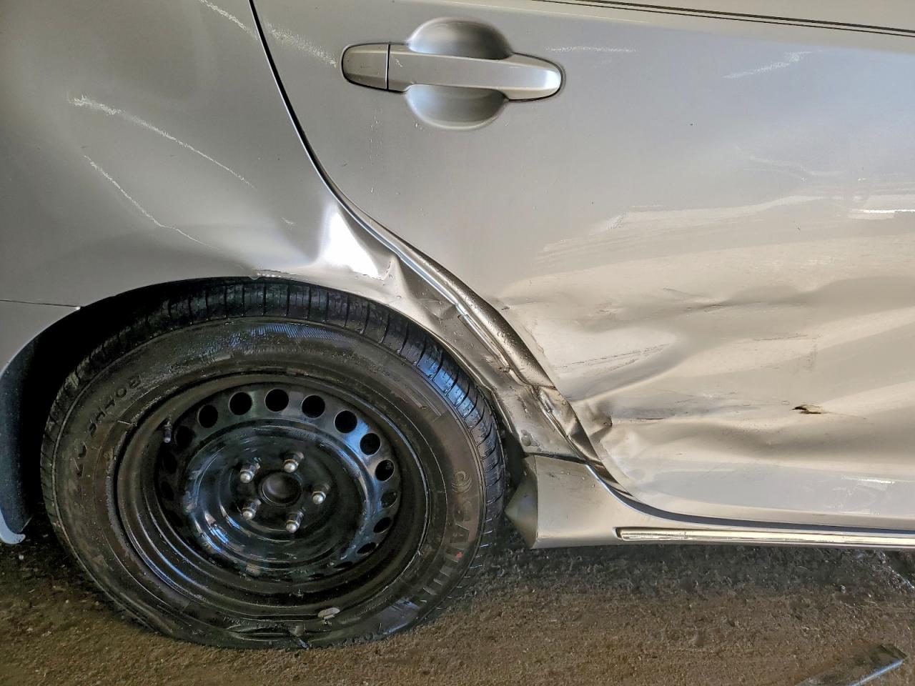 2012 TOYOTA CAMRY BASE photo 10