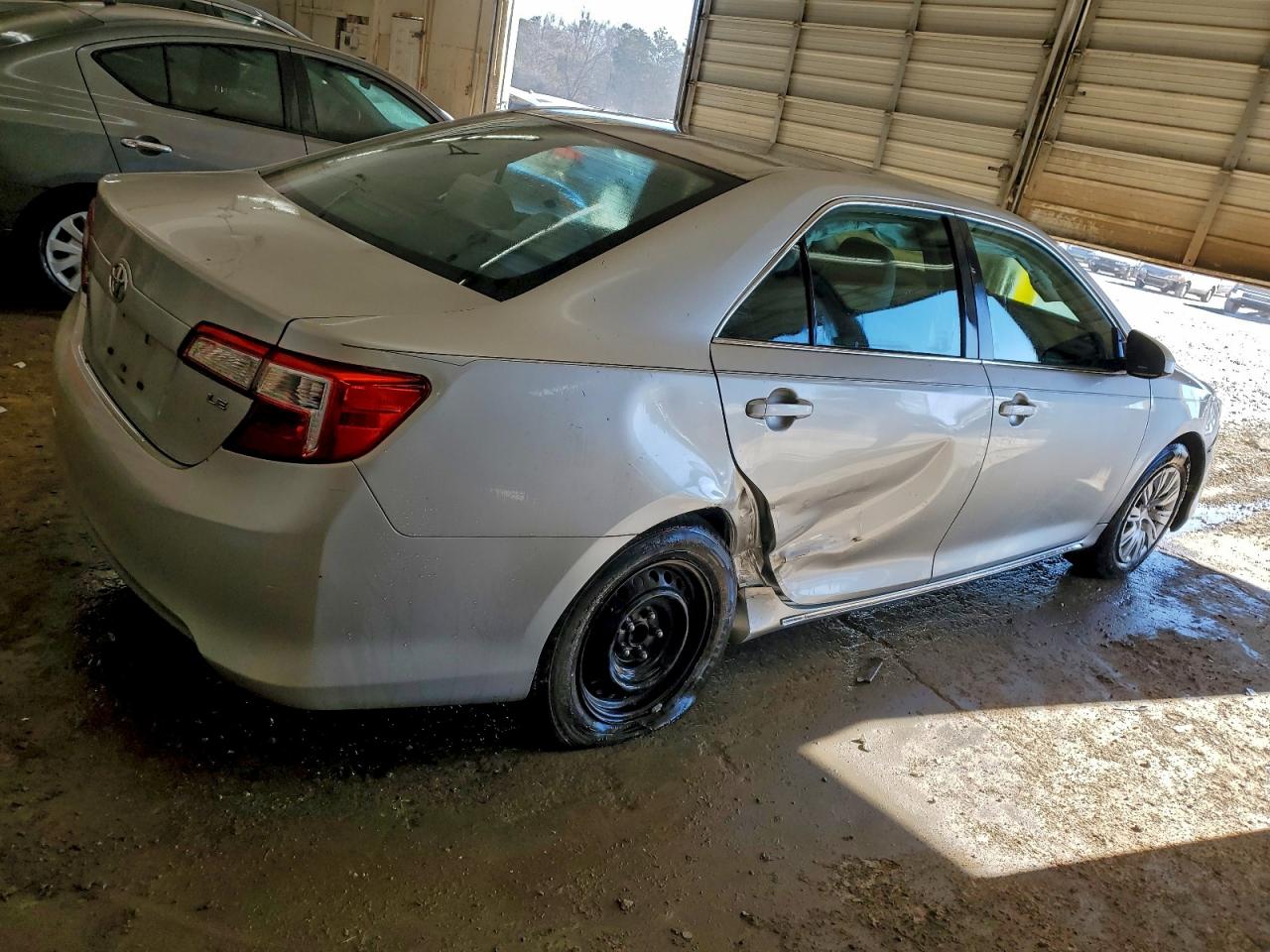 2012 TOYOTA CAMRY BASE photo 3