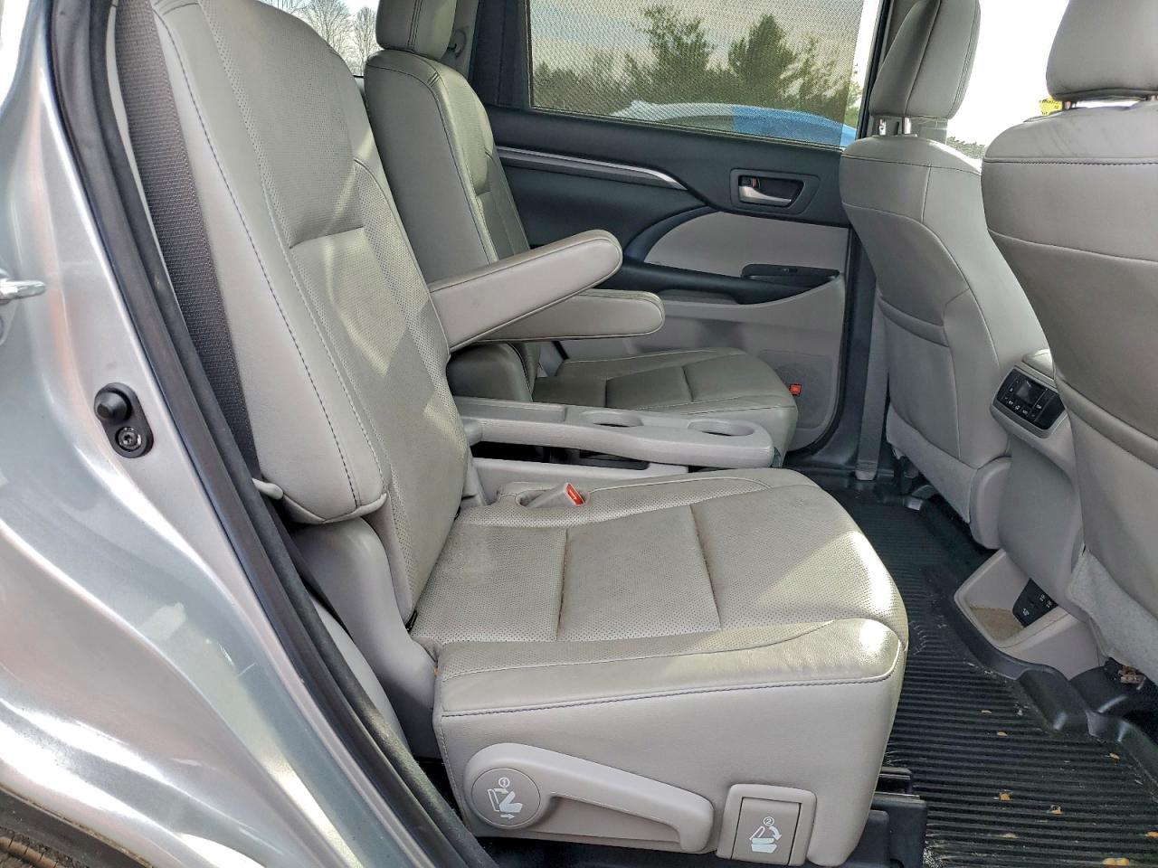 2017 TOYOTA HIGHLANDER HYBRID LIMITED photo 21