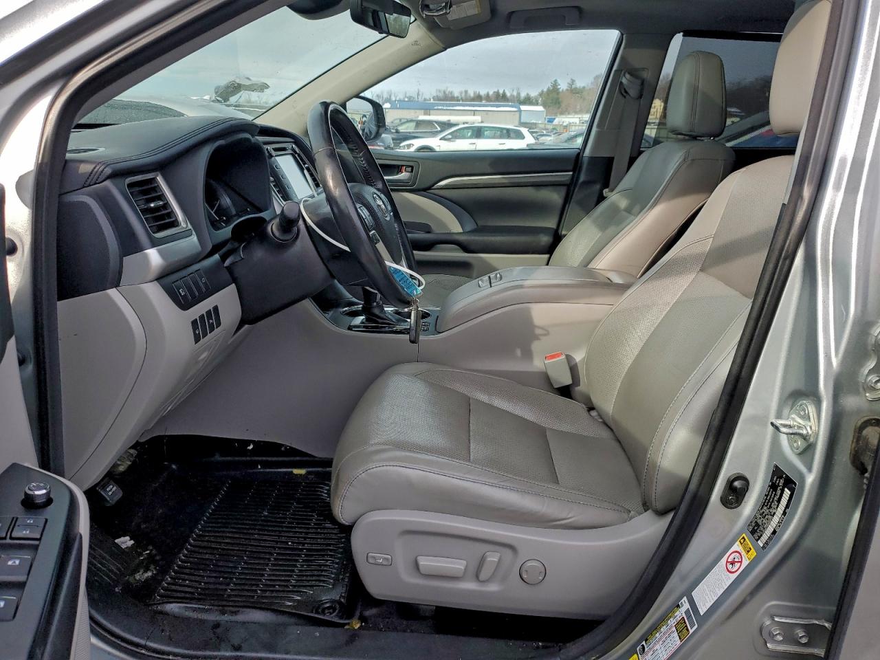 2017 TOYOTA HIGHLANDER HYBRID LIMITED photo 13