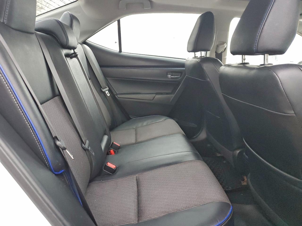 2019 TOYOTA COROLLA L photo 10