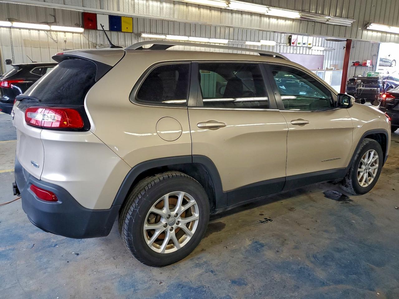 2014 JEEP CHEROKEE LATITUDE photo 3