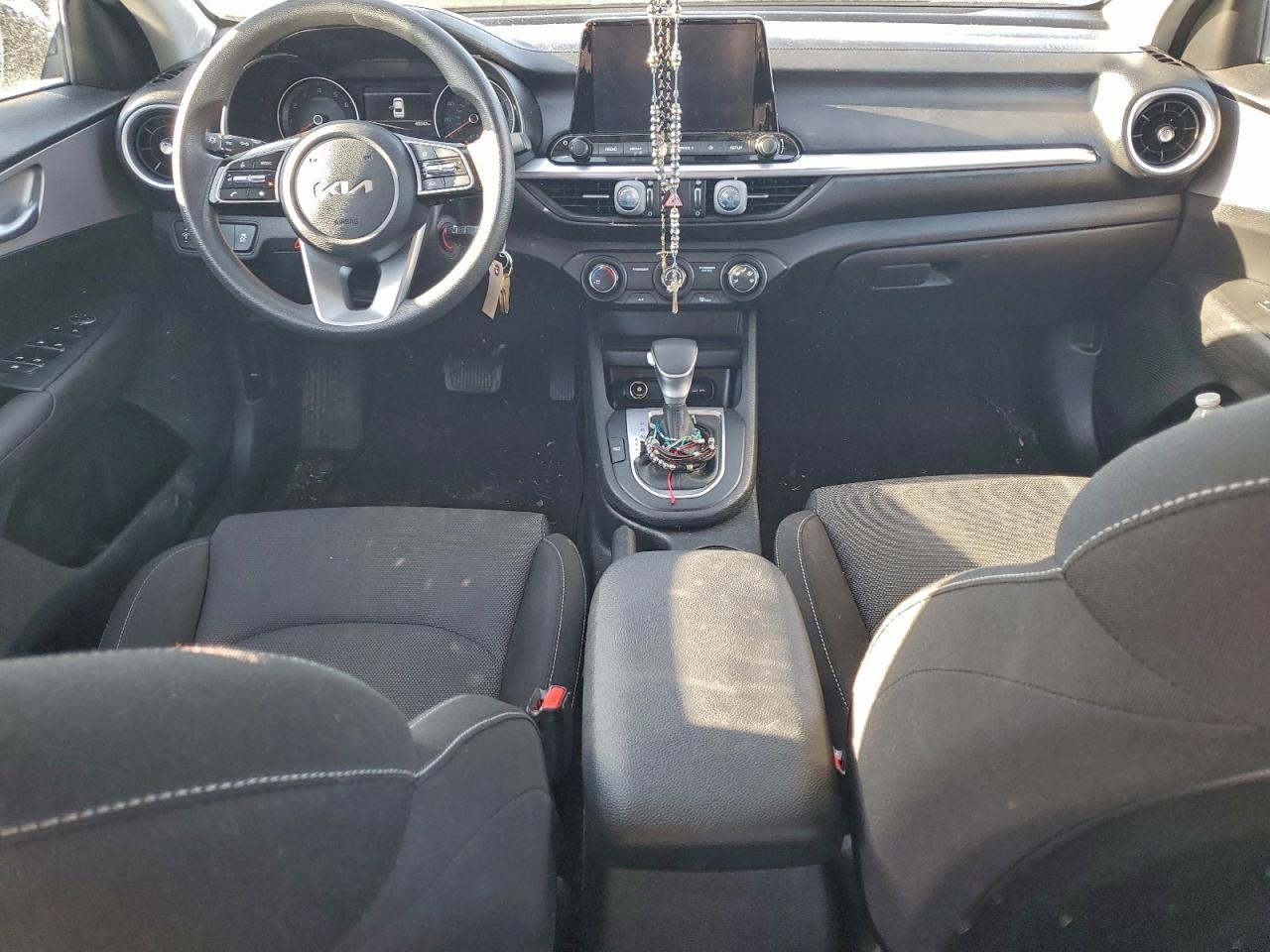 2023 KIA FORTE LX photo 8