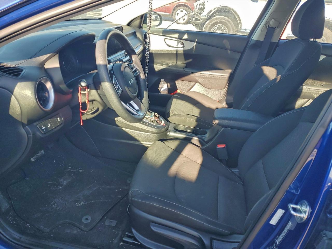 2023 KIA FORTE LX photo 7