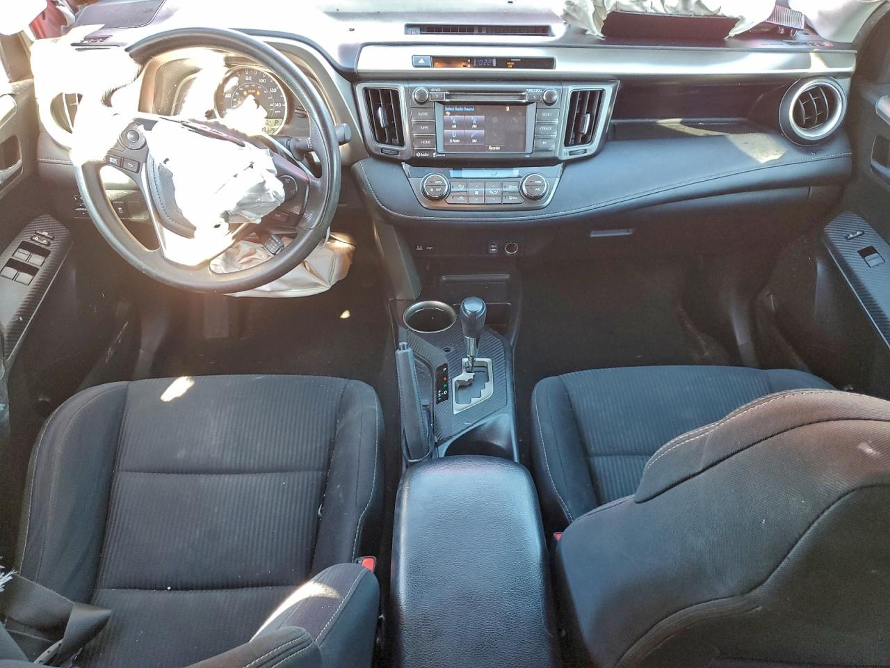 2015 TOYOTA RAV4 XLE photo 8