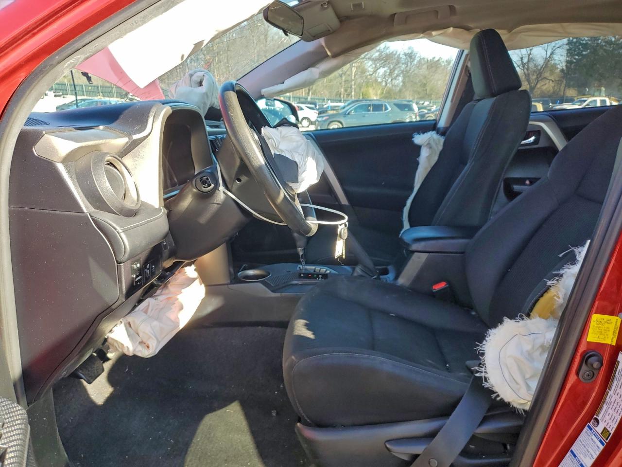 2015 TOYOTA RAV4 XLE photo 7