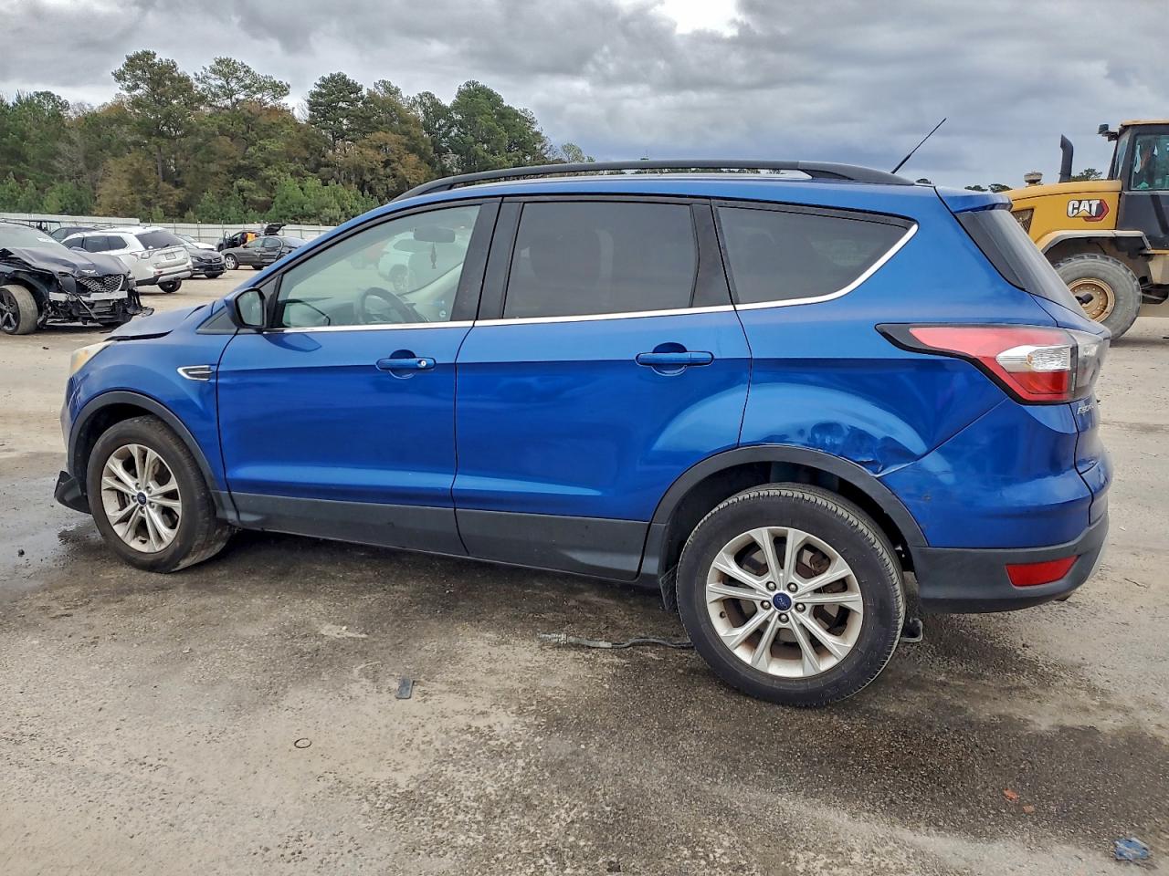 2017 FORD ESCAPE SE photo 2