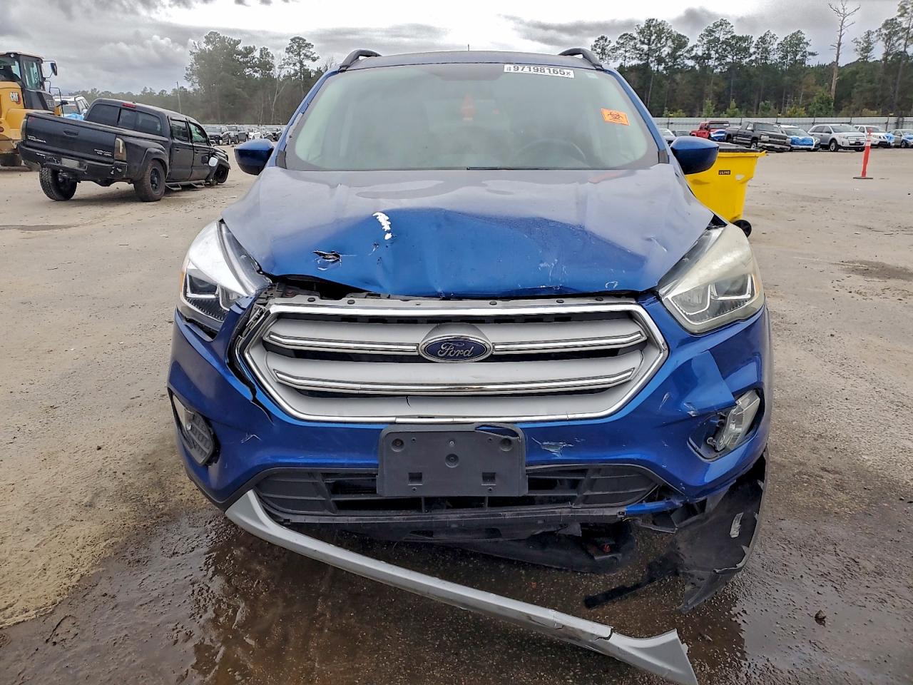 2017 FORD ESCAPE SE photo 5