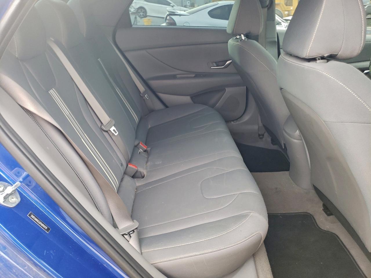 2023 HYUNDAI ELANTRA SEL photo 10
