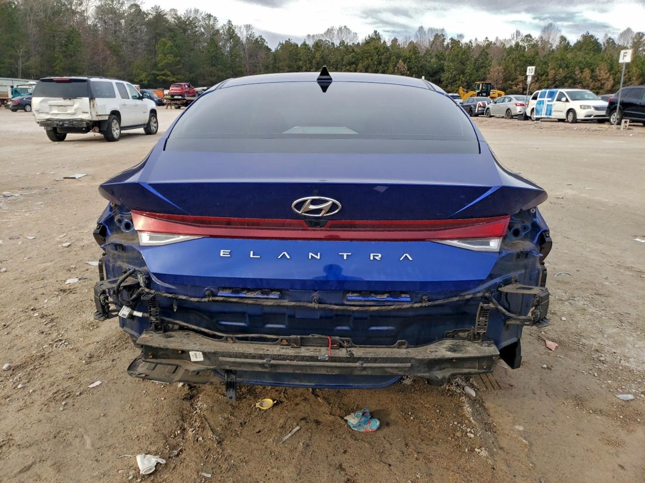 2023 HYUNDAI ELANTRA SEL photo 6
