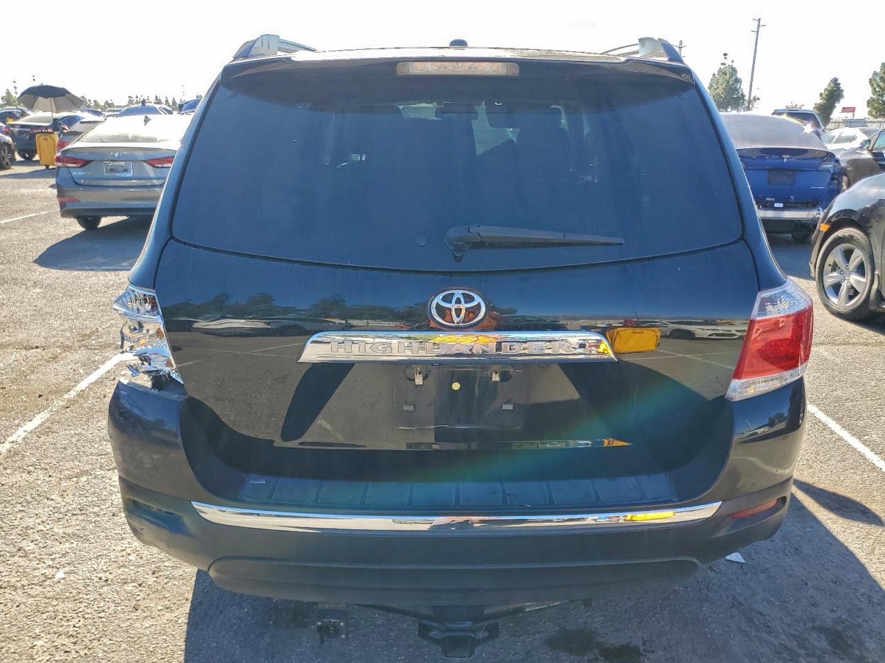 2013 TOYOTA HIGHLANDER LIMITED photo 6