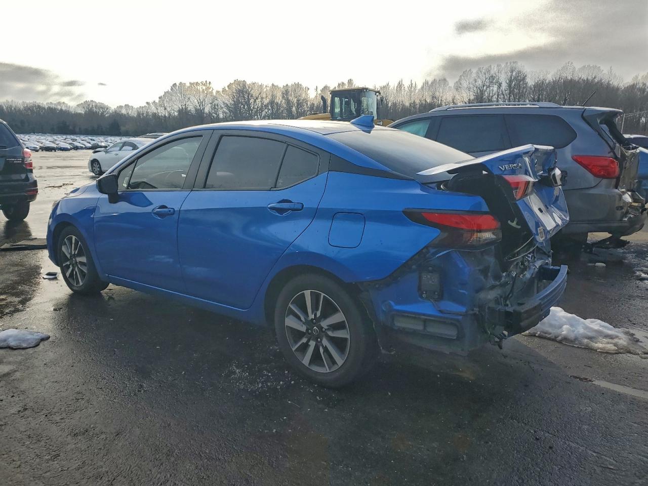 2021 NISSAN VERSA SV photo 3