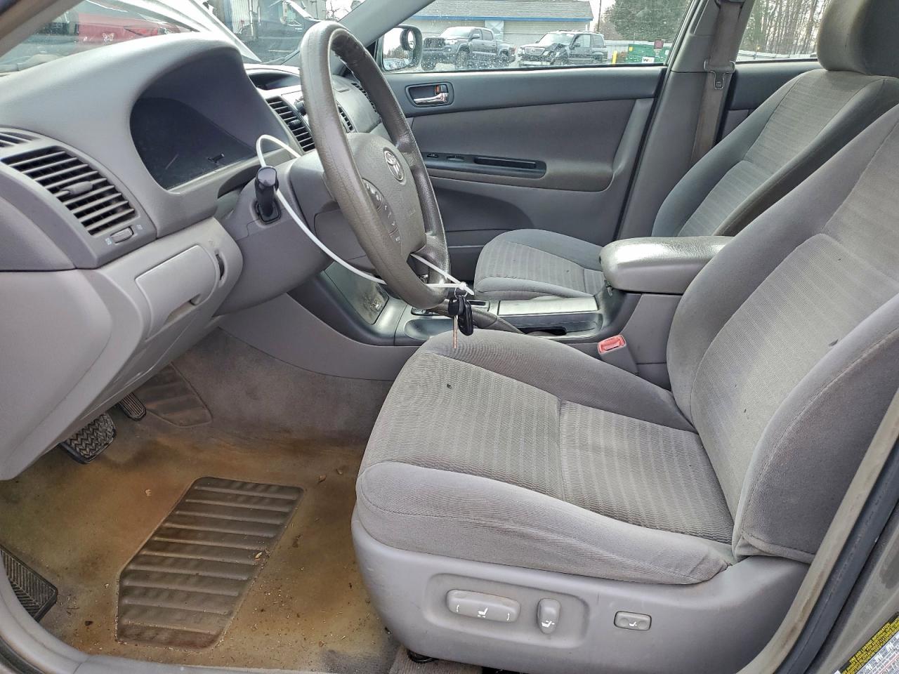 2006 TOYOTA CAMRY LE photo 7