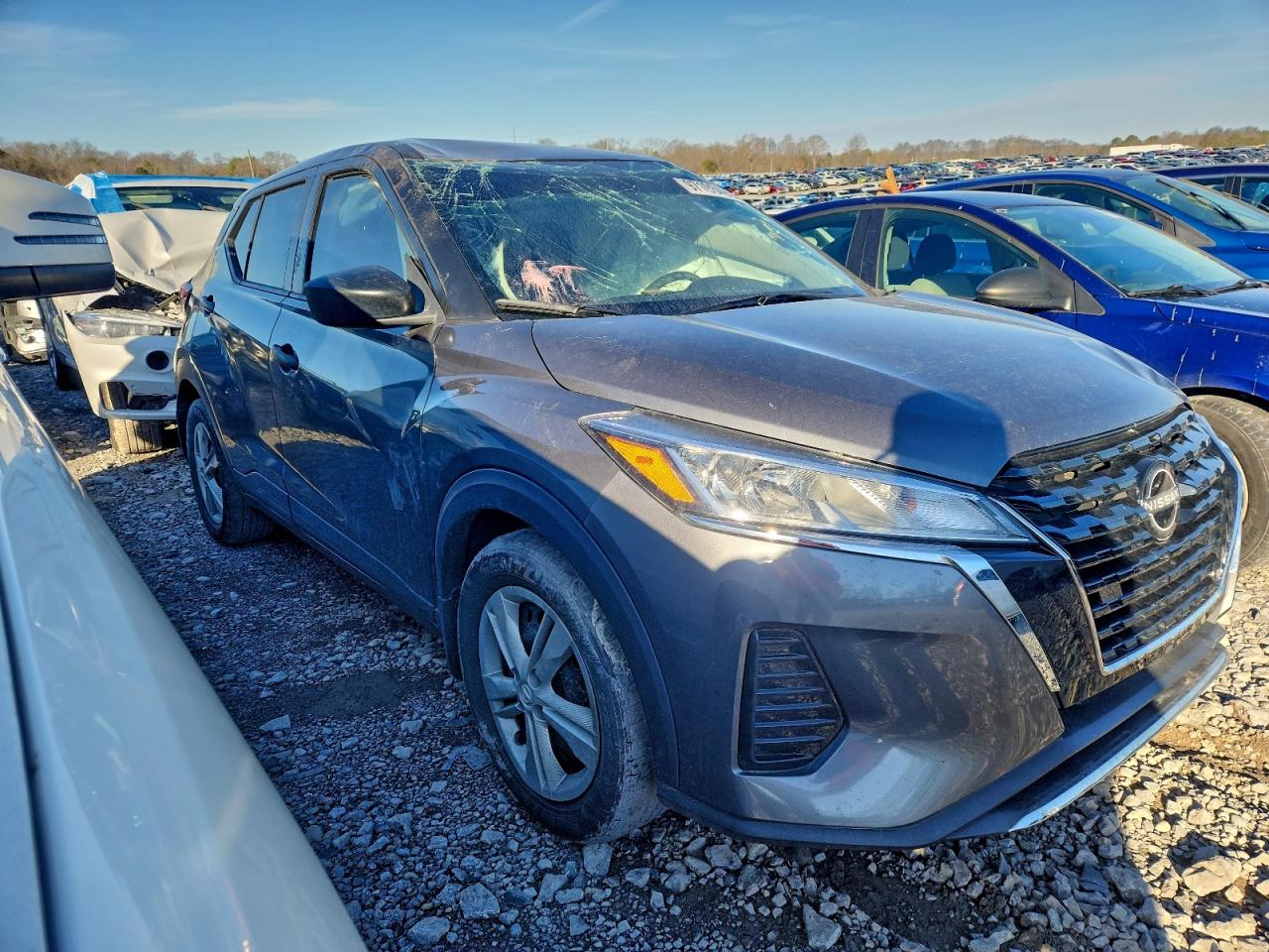 2022 NISSAN KICKS S photo 4