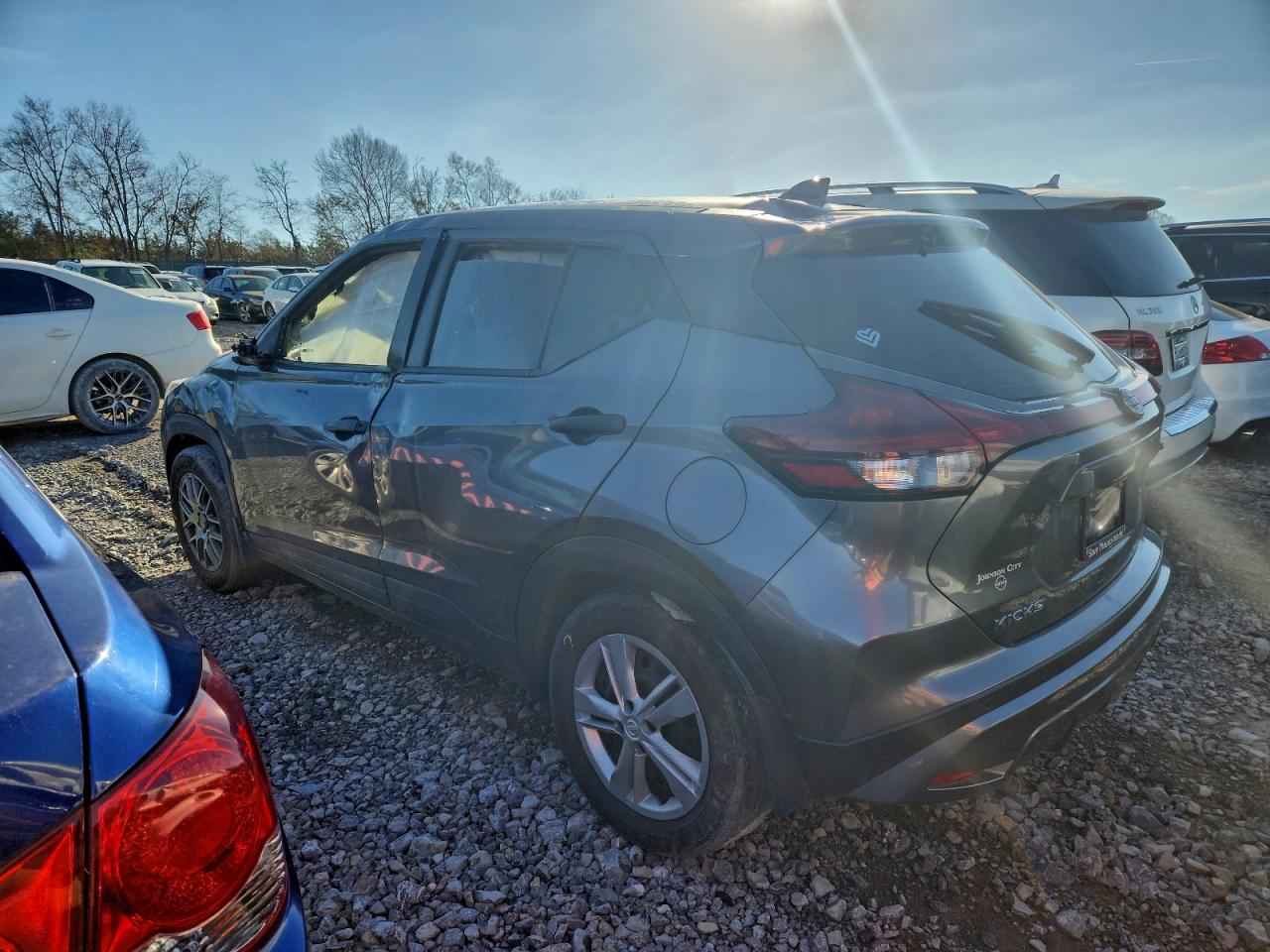 2022 NISSAN KICKS S photo 2