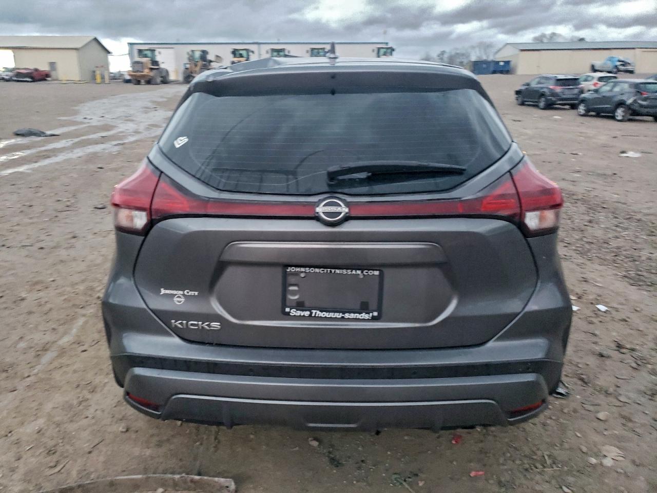 2022 NISSAN KICKS S photo 6