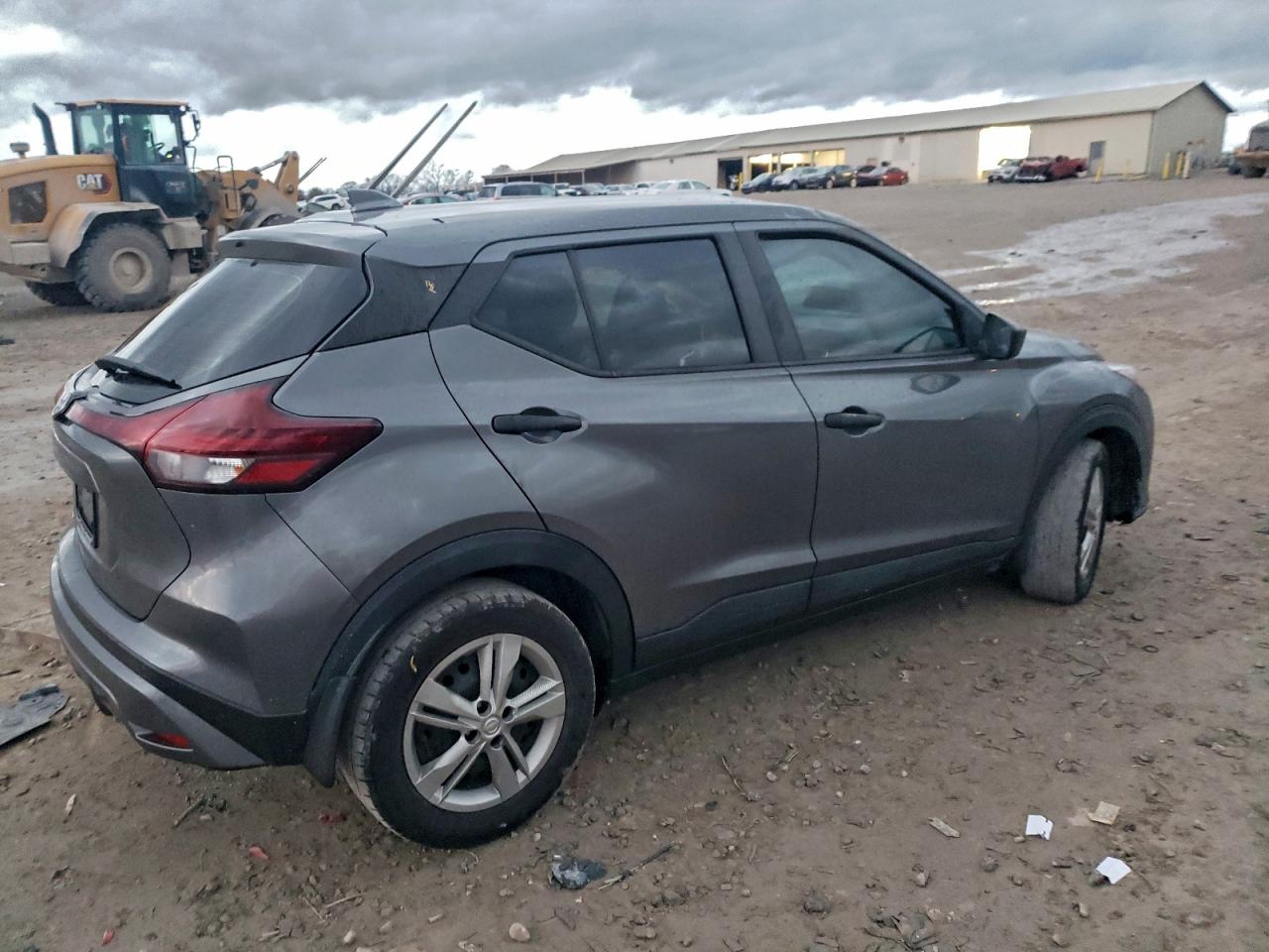 2022 NISSAN KICKS S photo 3