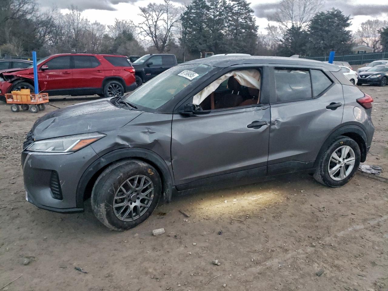 2022 NISSAN KICKS