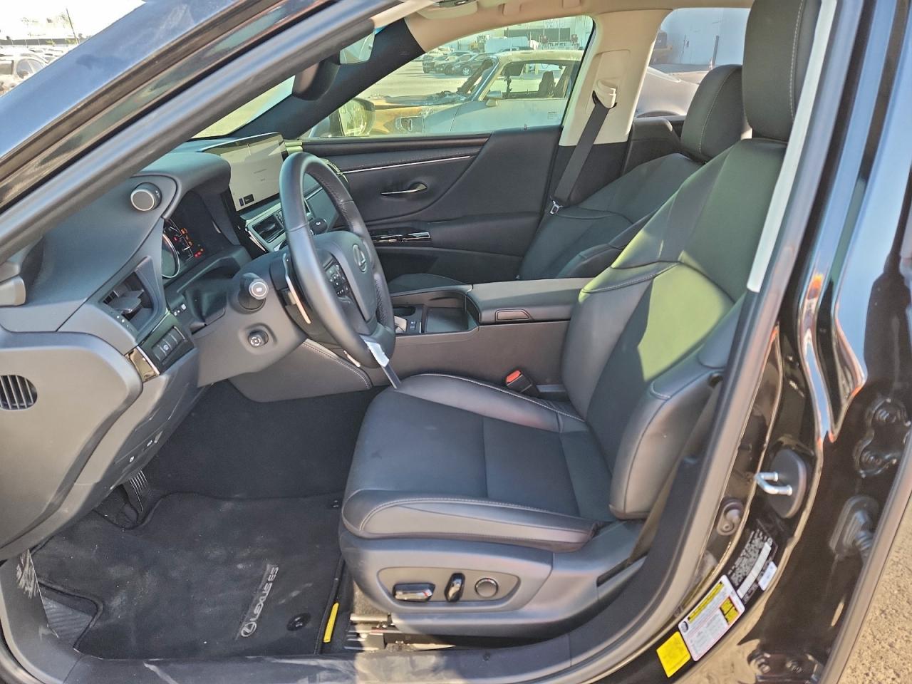 2025 LEXUS ES 300H BASE photo 7