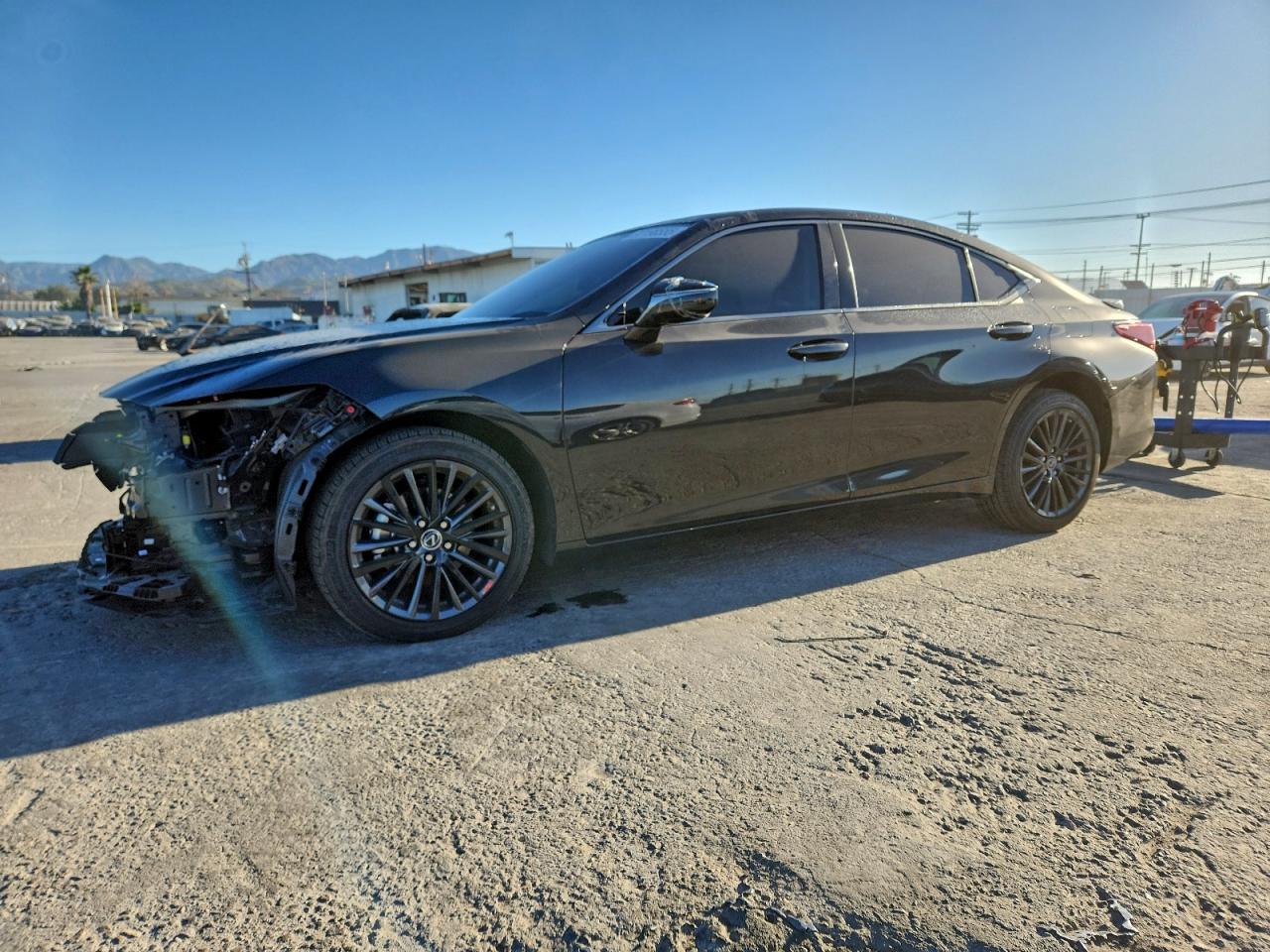 2025 LEXUS ES