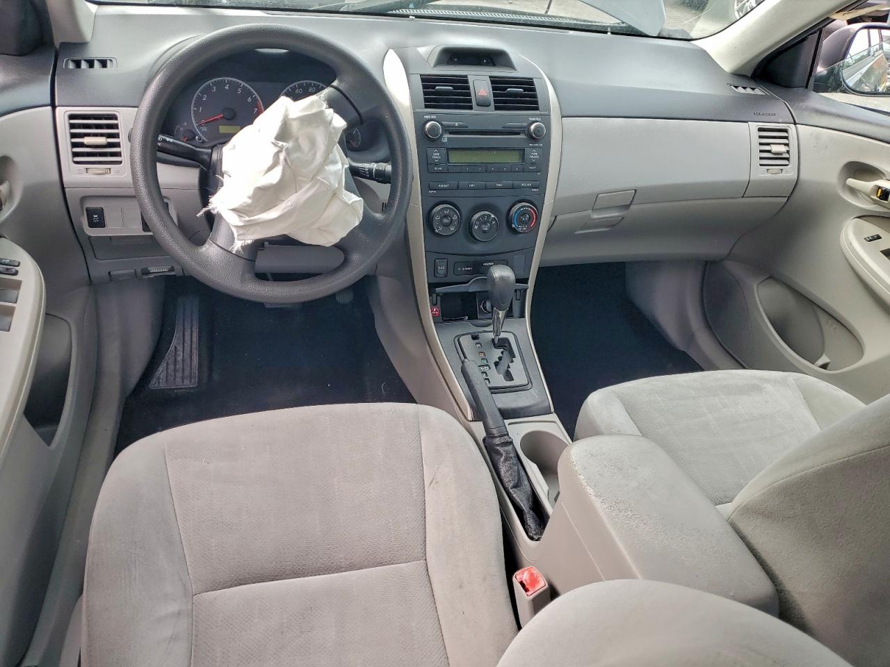 2013 TOYOTA COROLLA BASE photo 8
