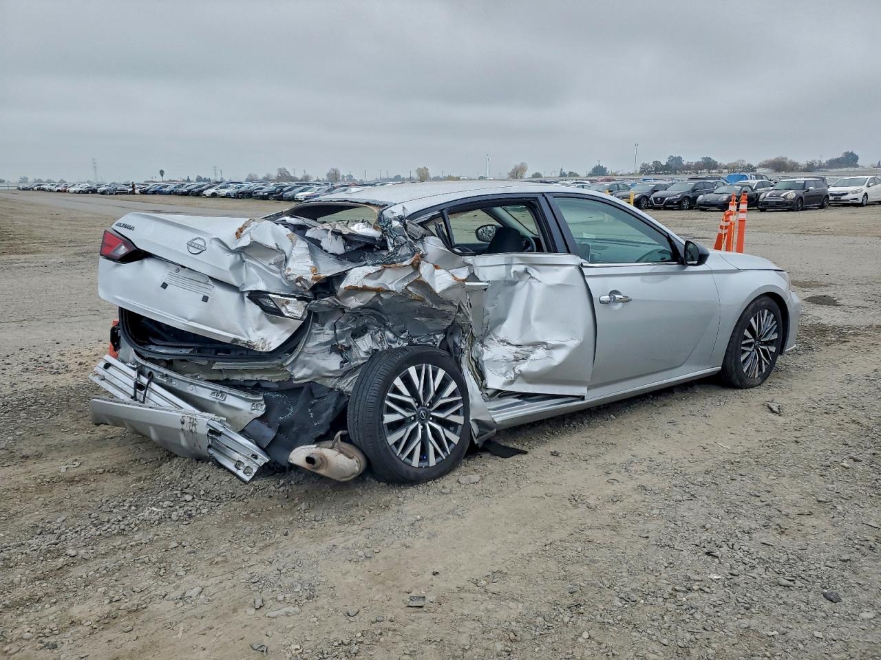 2024 NISSAN ALTIMA SV photo 3