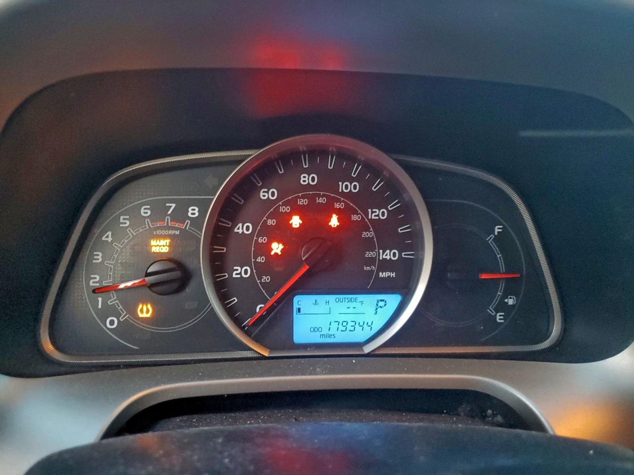 2013 TOYOTA RAV4 XLE photo 9