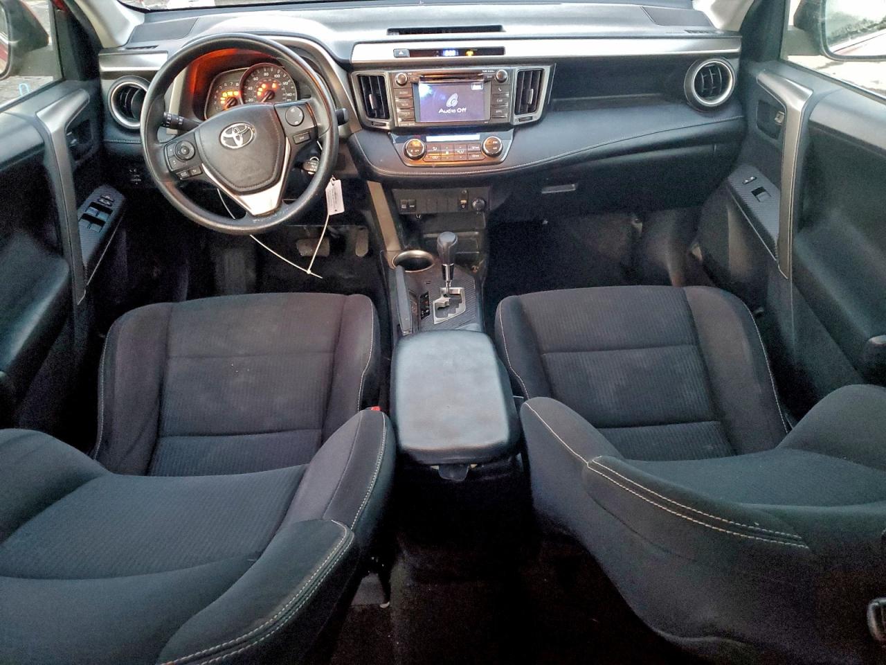 2013 TOYOTA RAV4 XLE photo 8