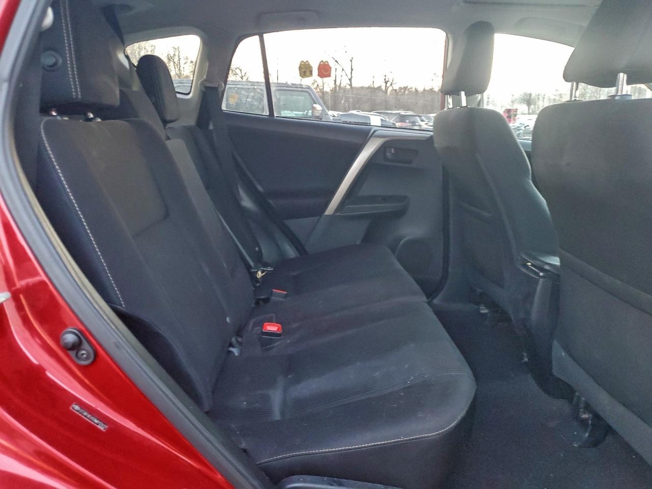 2013 TOYOTA RAV4 XLE photo 11