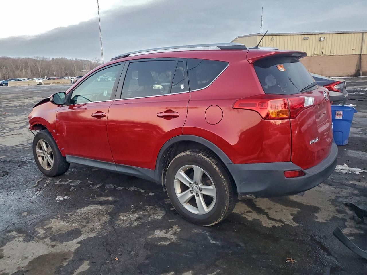 2013 TOYOTA RAV4 XLE photo 2