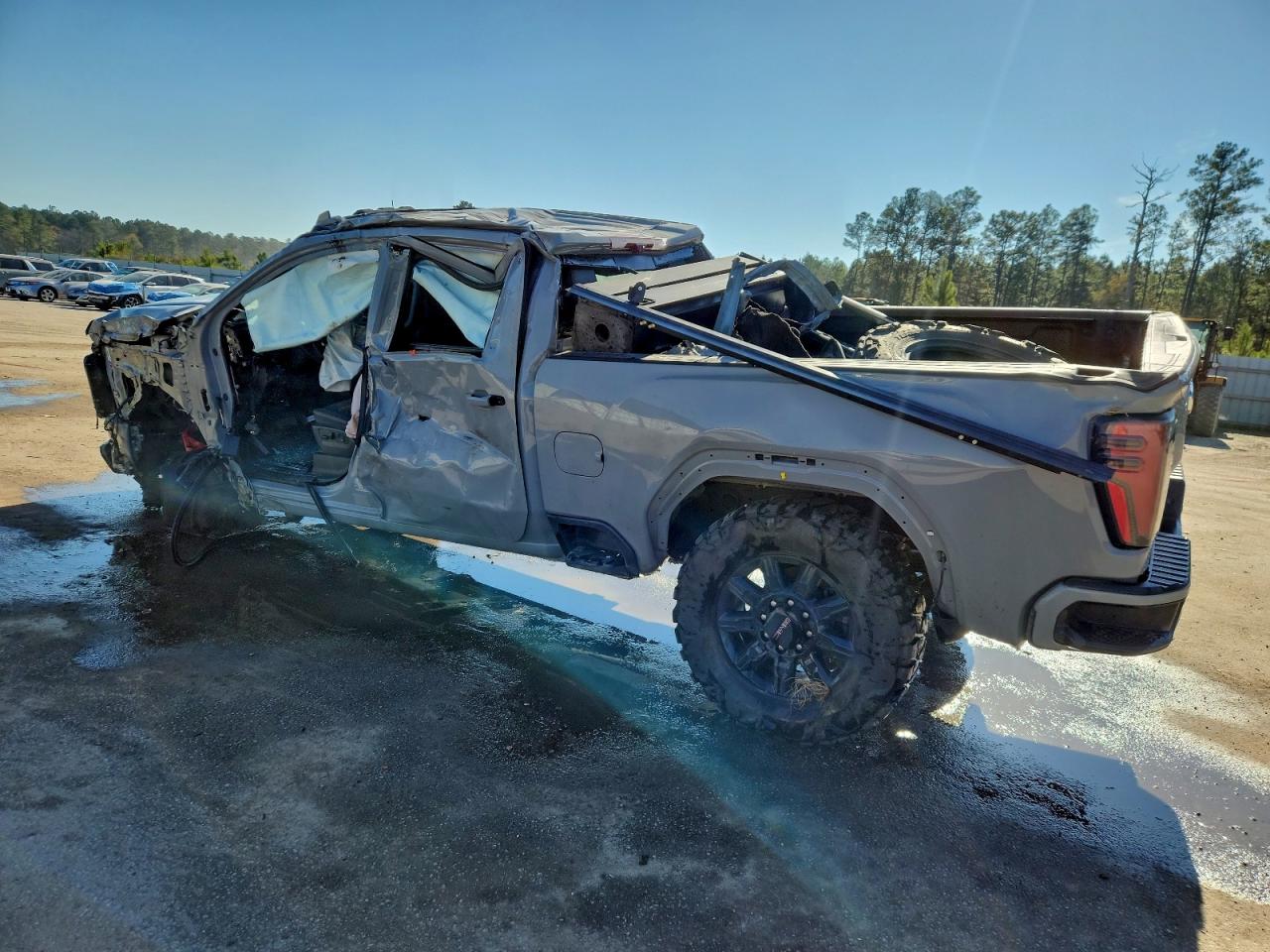 2025 GMC SIERRA K2500 AT4 photo 2