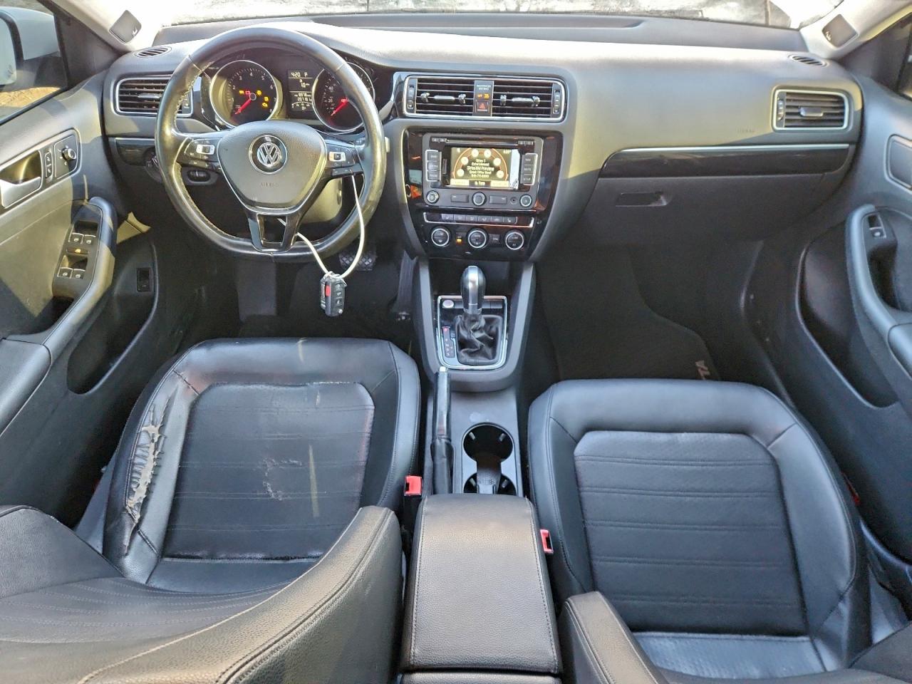 2015 VOLKSWAGEN JETTA SEL photo 8