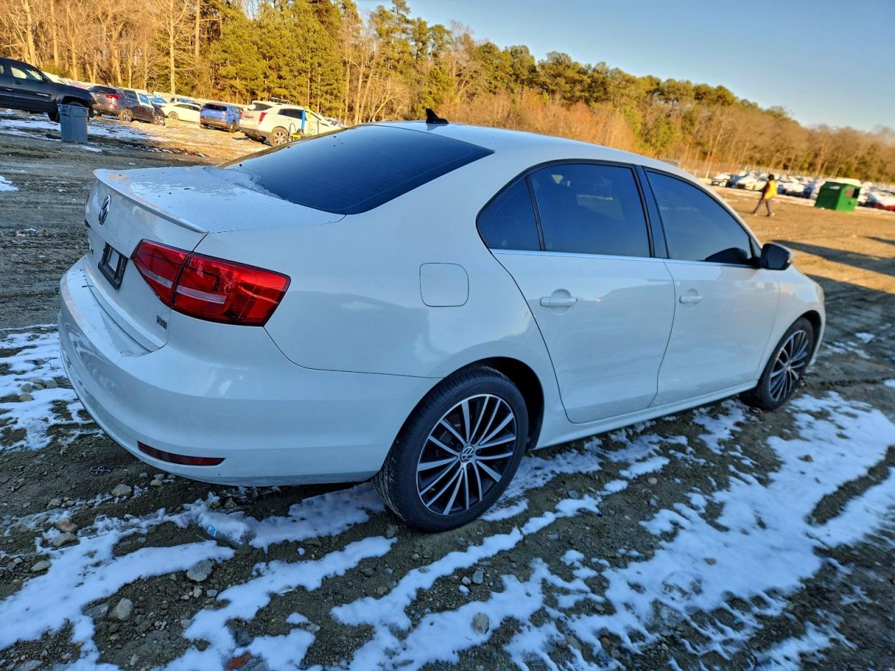 2015 VOLKSWAGEN JETTA SEL photo 3
