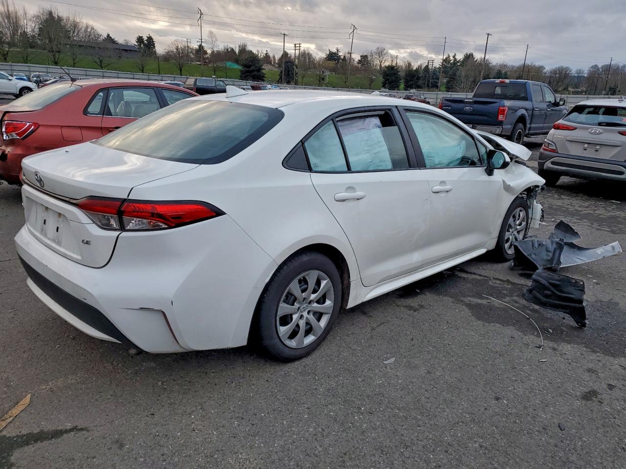 2021 TOYOTA COROLLA LE photo 3