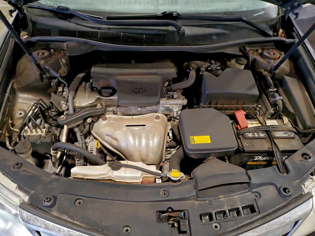 2014 TOYOTA CAMRY L photo 11