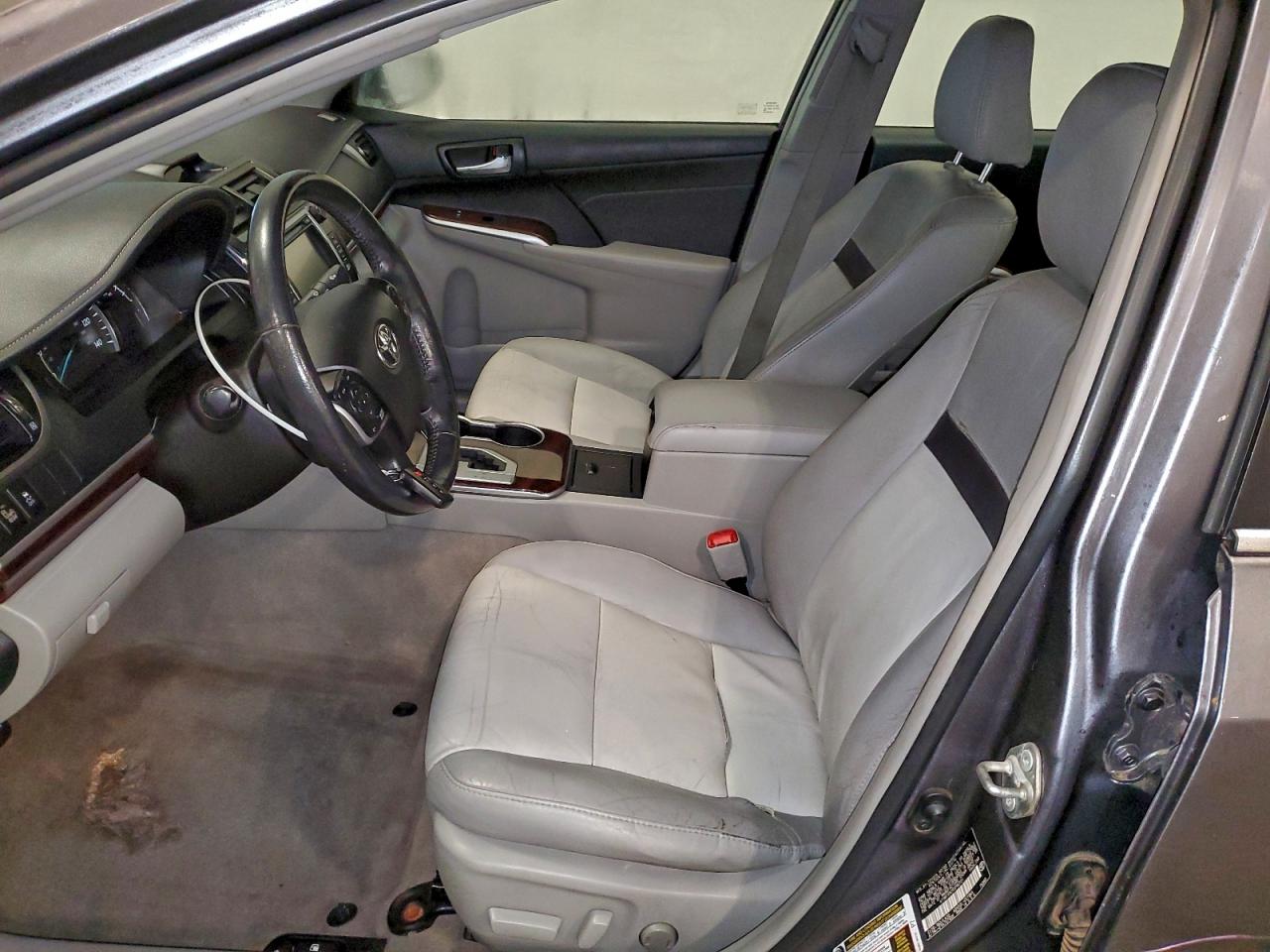 2014 TOYOTA CAMRY L photo 7