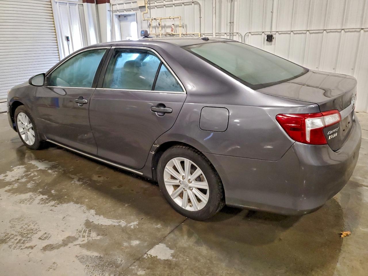 2014 TOYOTA CAMRY L photo 2