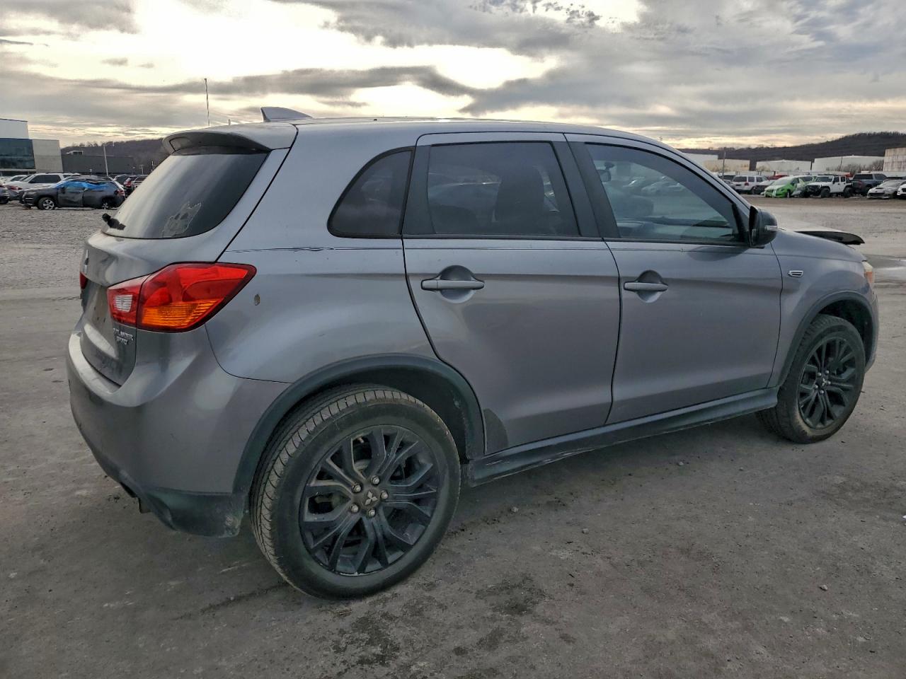 2017 MITSUBISHI OUTLANDER SPORT ES photo 3