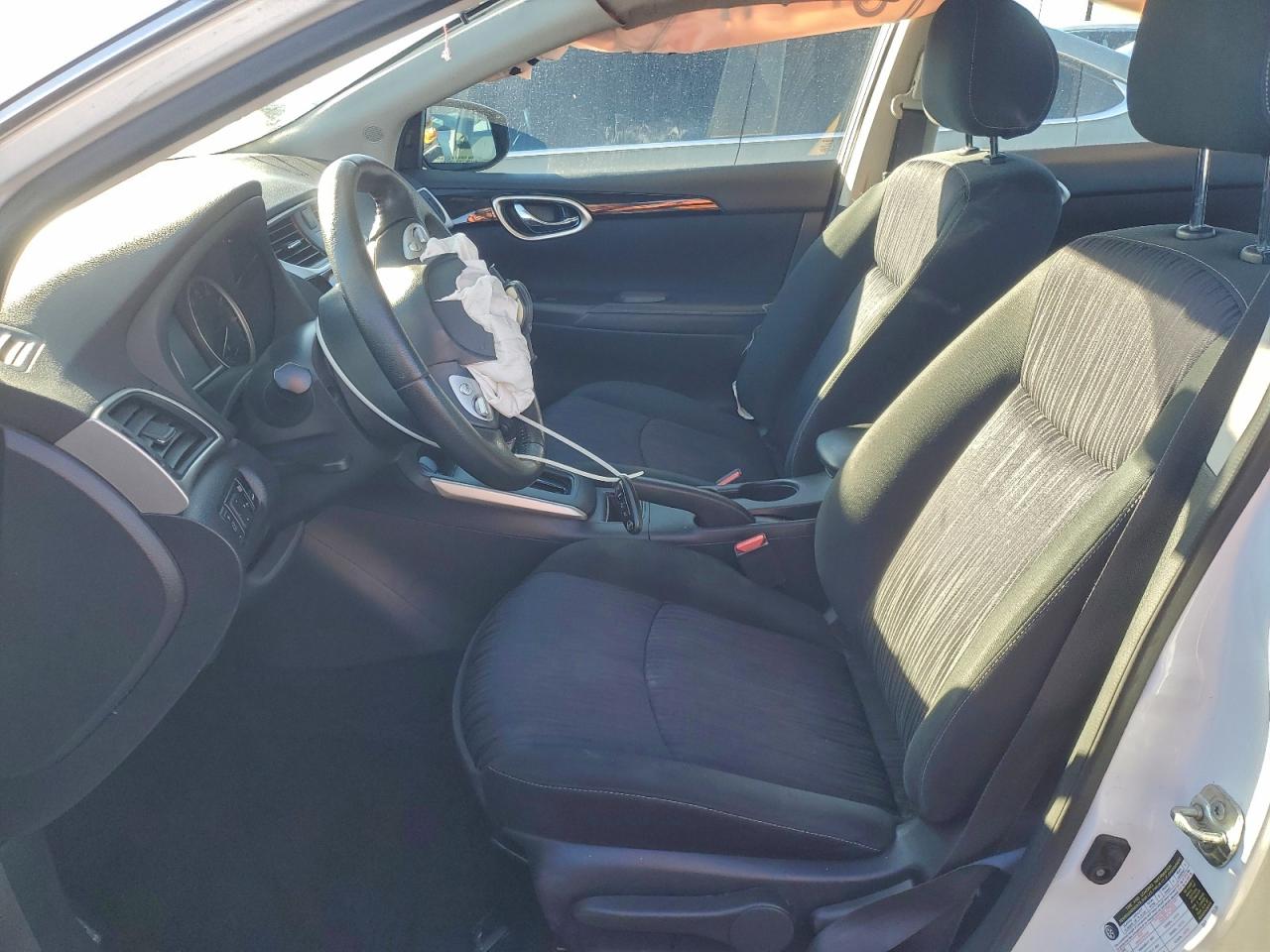 2019 NISSAN SENTRA S photo 7