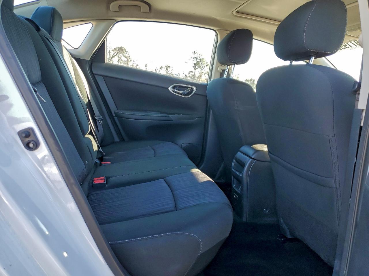 2019 NISSAN SENTRA S photo 10