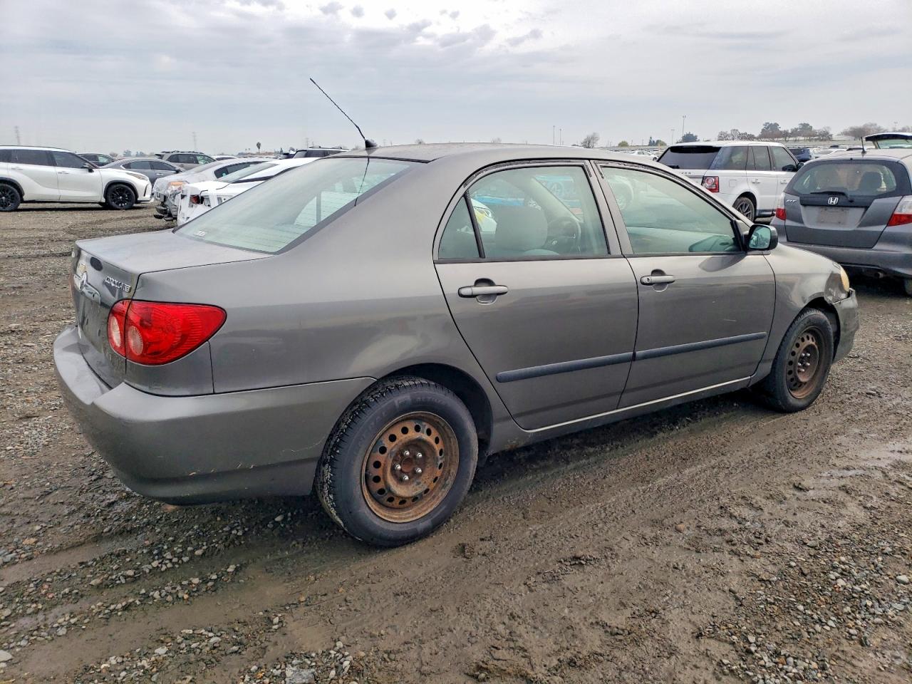 2005 TOYOTA COROLLA CE photo 3