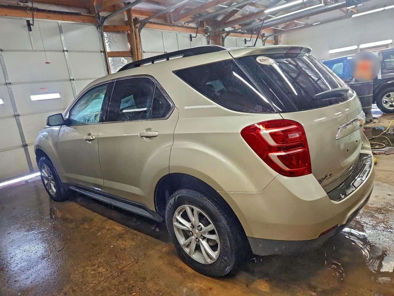 2016 CHEVROLET EQUINOX LT photo 2