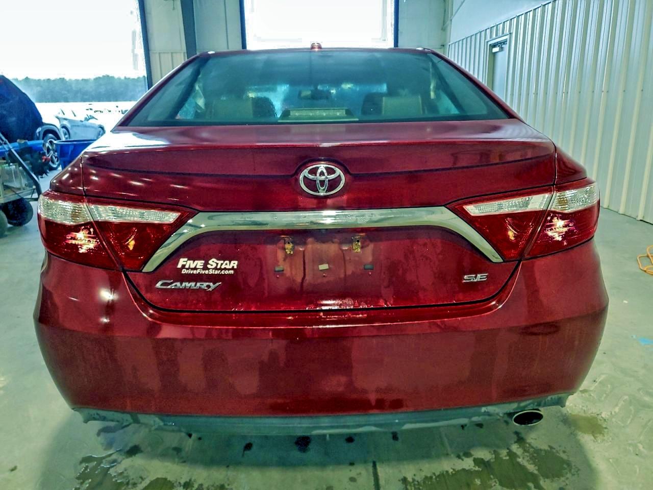 2017 TOYOTA CAMRY LE photo 6